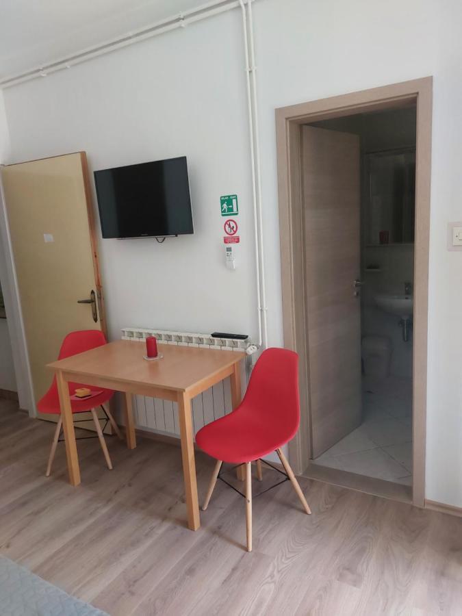 Soba Ana Hotel Cres Eksteriør billede